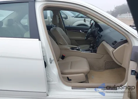 2009 Mercedes-Benz C 300 Luxury/Sport from USA, damaged, VIN WDDGF54X19R065827